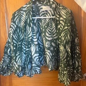 Ladies top by Universal Threads Great condition!